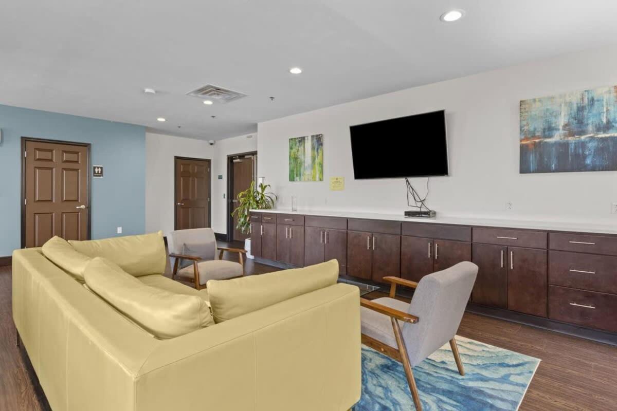 Apartamento Sleek 2br Downtown Retreat With Gym Pittsburgh