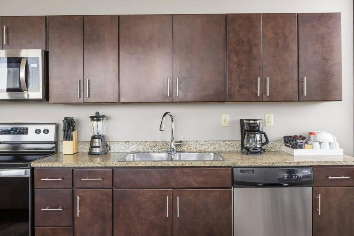 Sleek 2br Downtown Retreat With Gym Apartamento *
